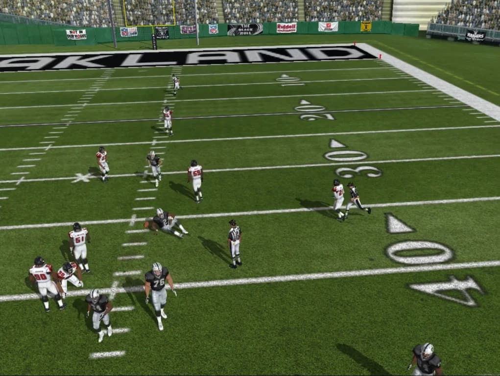 https://media.imgcdn.org/repo/2023/08/madden-nfl-08/64eeca44edfdb-madden-nfl-08-screenshot16.webp